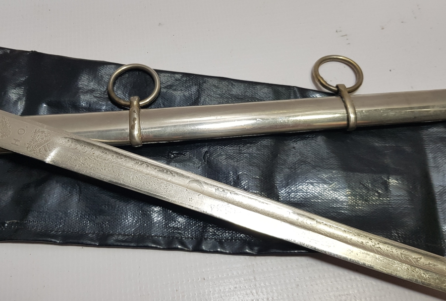 ORİJİNAL KORUMA KILIFINDA ANTİKA SUBAY KILICI