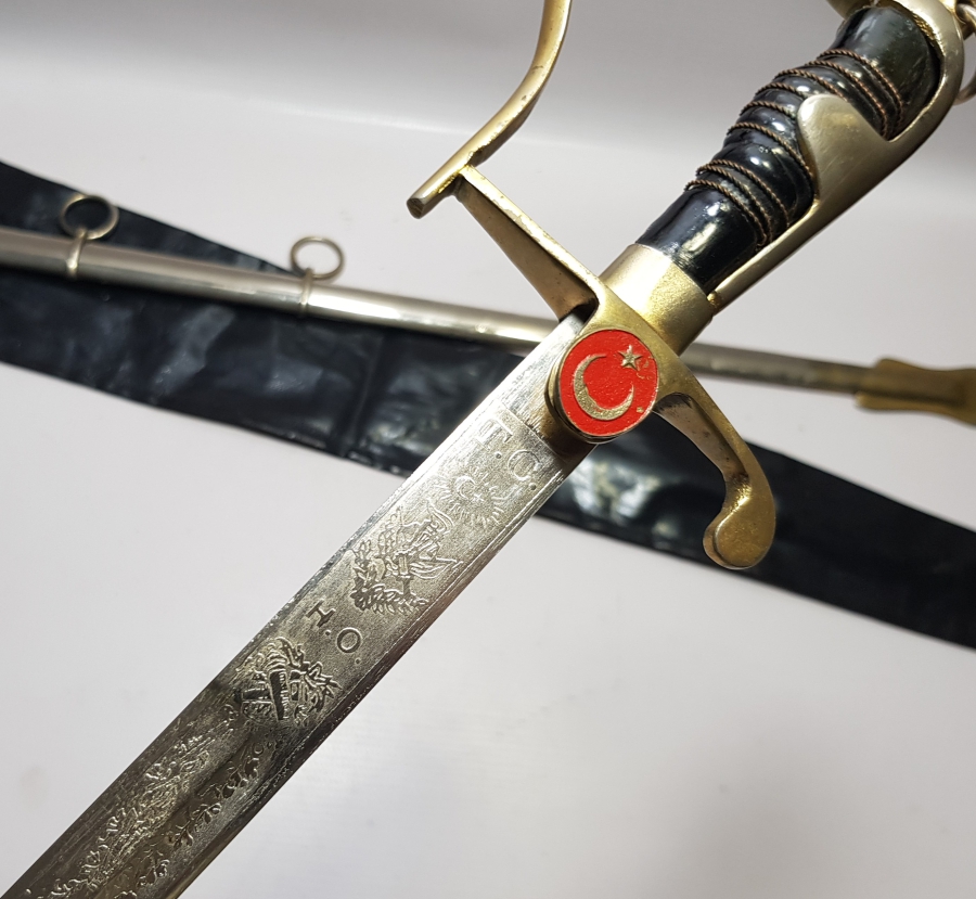 ORİJİNAL KORUMA KILIFINDA ANTİKA SUBAY KILICI