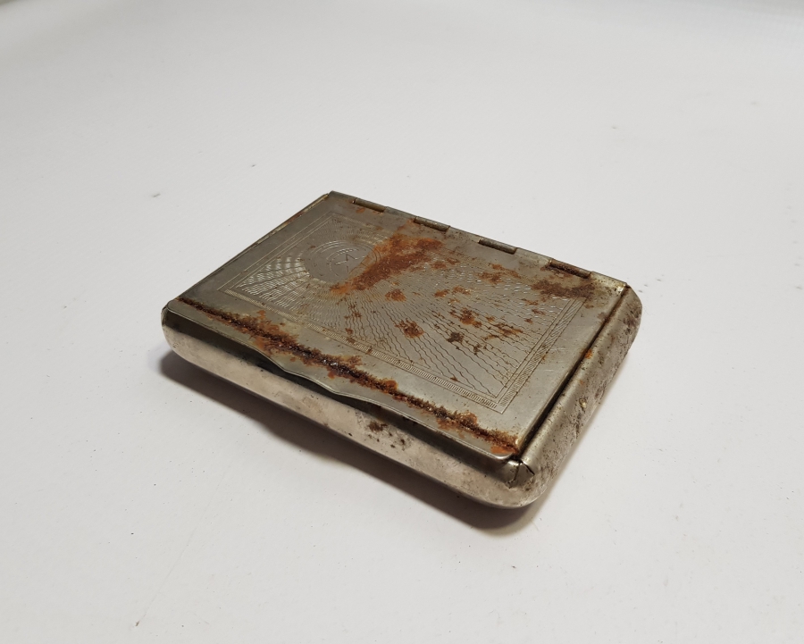 ÜZERİ AY YILDIZLI ANTİKA TÜTÜN TABAKASI