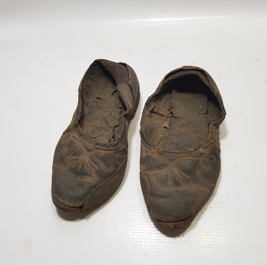 OSMANLI DÖNEMİ ÜZERİ İŞLEMELİ DAMAT İSKARPİNİ