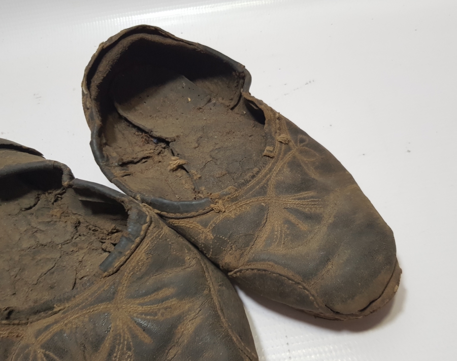 OSMANLI DÖNEMİ ÜZERİ İŞLEMELİ DAMAT İSKARPİNİ