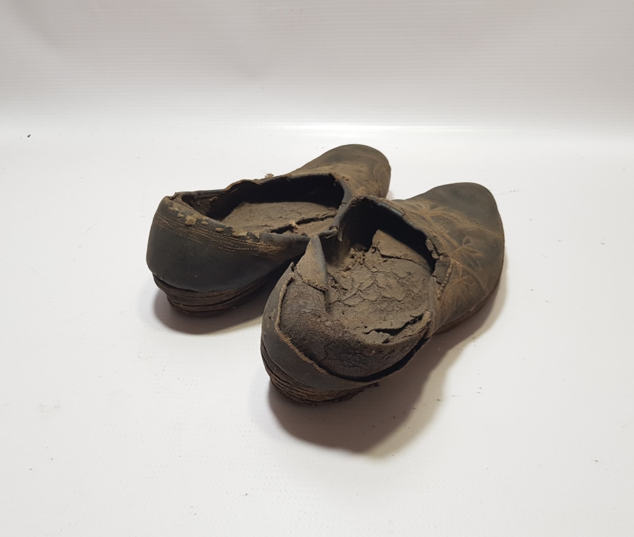 OSMANLI DÖNEMİ ÜZERİ İŞLEMELİ DAMAT İSKARPİNİ