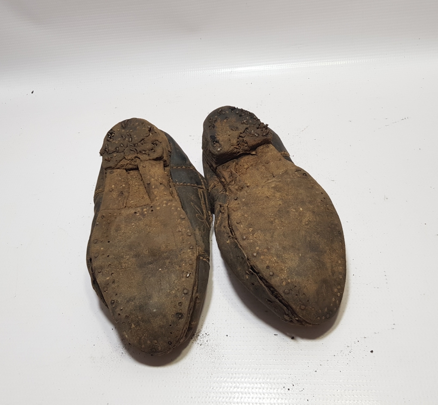 OSMANLI DÖNEMİ ÜZERİ İŞLEMELİ DAMAT İSKARPİNİ