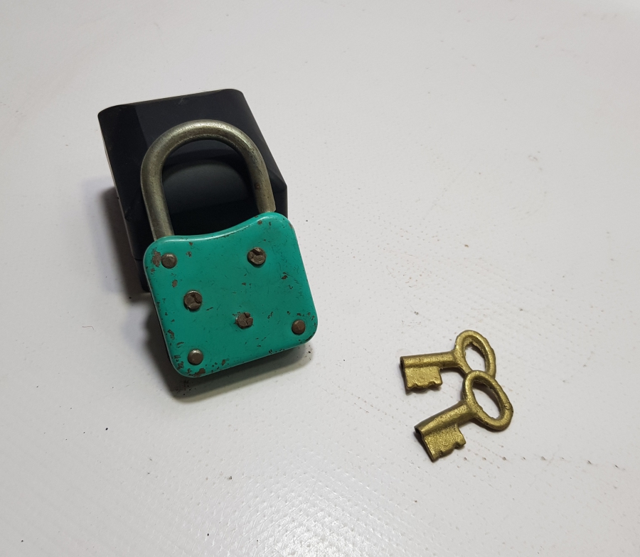 ORİJİNAL ÇİFT ANAHTARIYLA ÇALIŞIR DURUMDA ANTİKA KİLİT