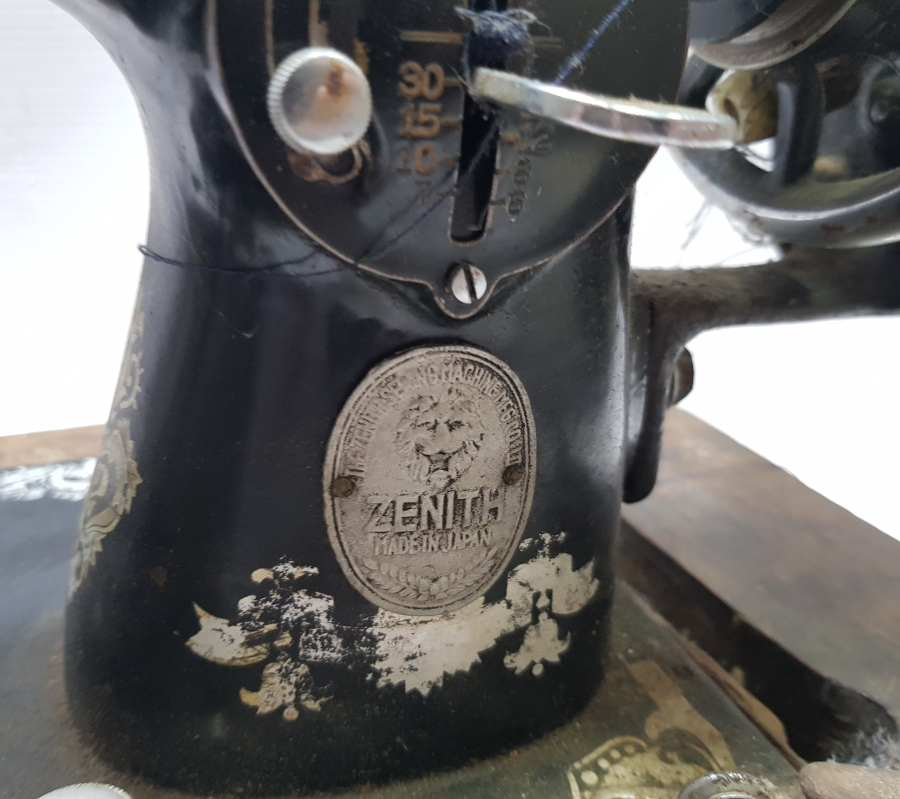 ZENİTH MARKA ANTİKA KOLLU DİKİŞ MAKİNESİ