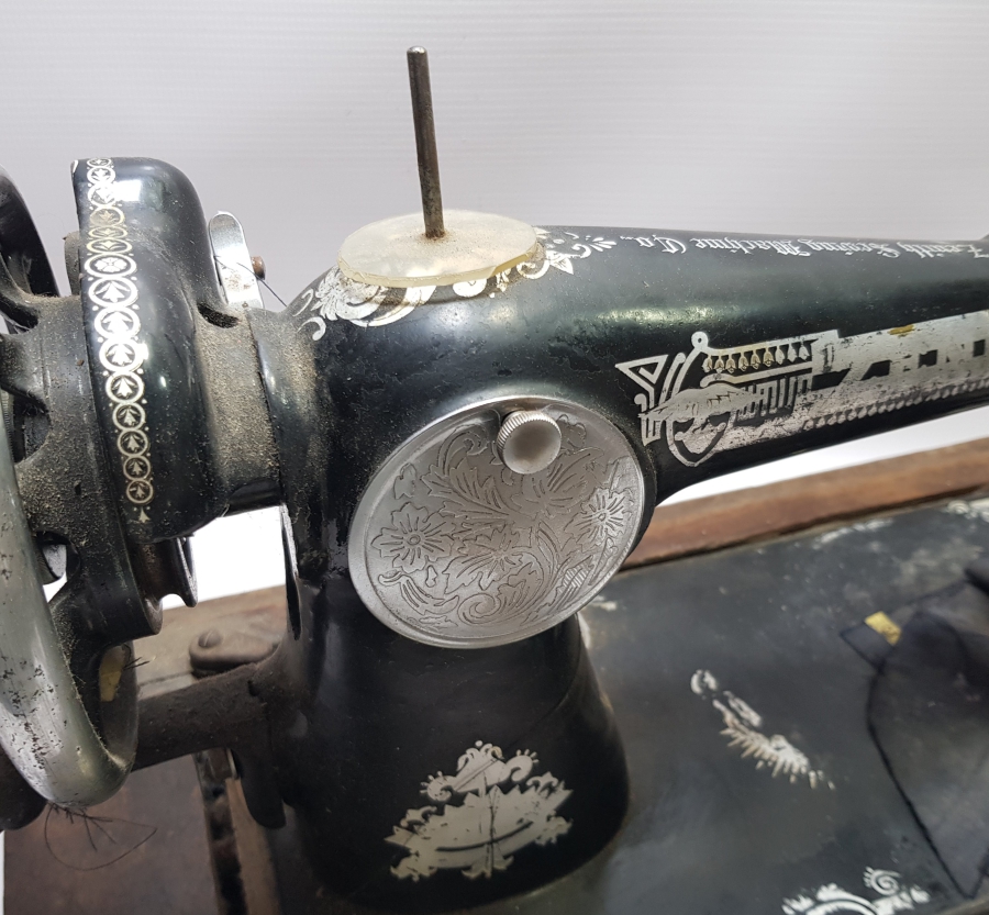 ZENİTH MARKA ANTİKA KOLLU DİKİŞ MAKİNESİ