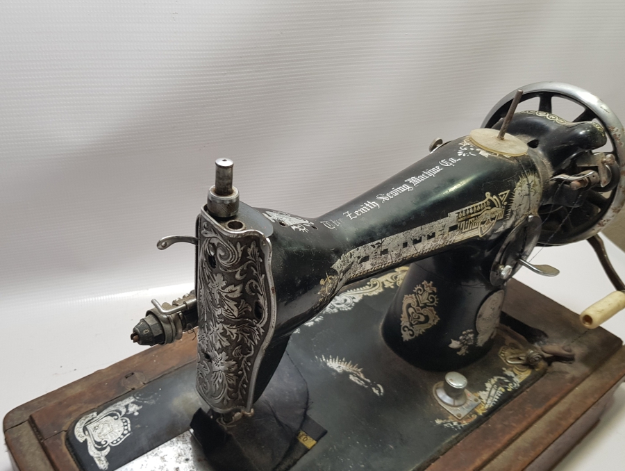 ZENİTH MARKA ANTİKA KOLLU DİKİŞ MAKİNESİ