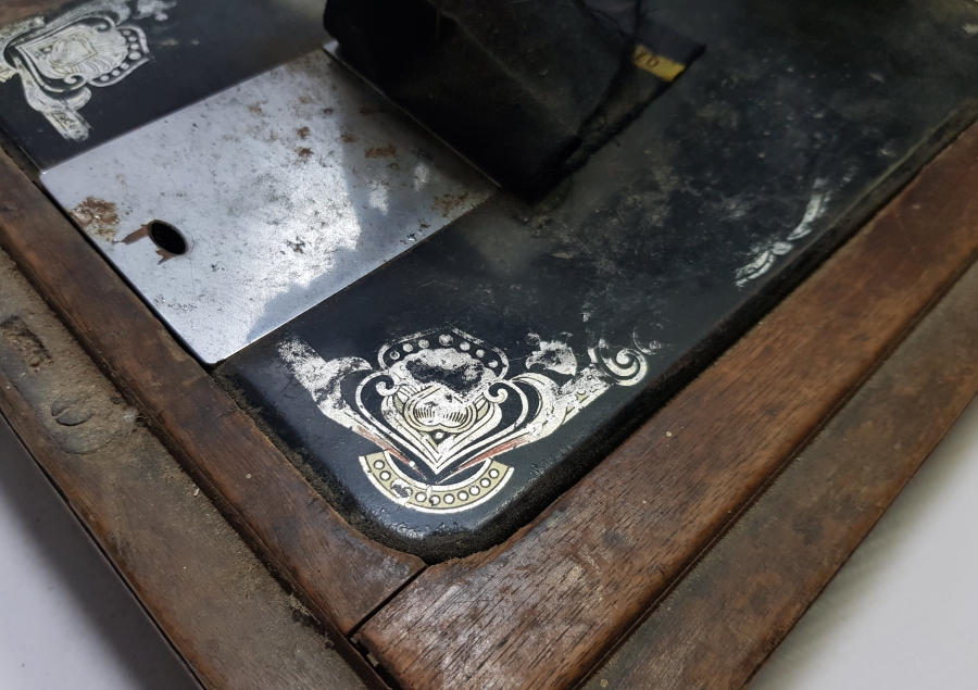 ZENİTH MARKA ANTİKA KOLLU DİKİŞ MAKİNESİ