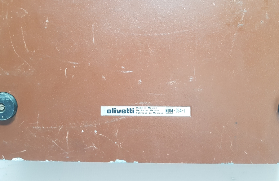 ANTİKA OLİVETTİ DAKTİLO