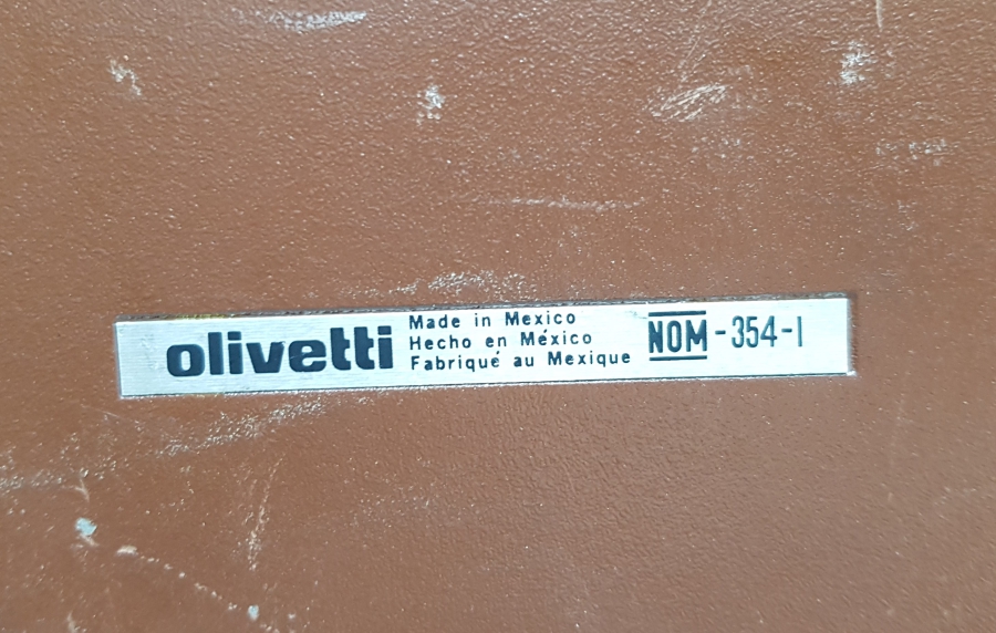 ANTİKA OLİVETTİ DAKTİLO