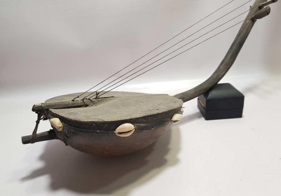 ANTİKA ŞAMAN İŞİ AHŞAP ÇALGI ALETİ