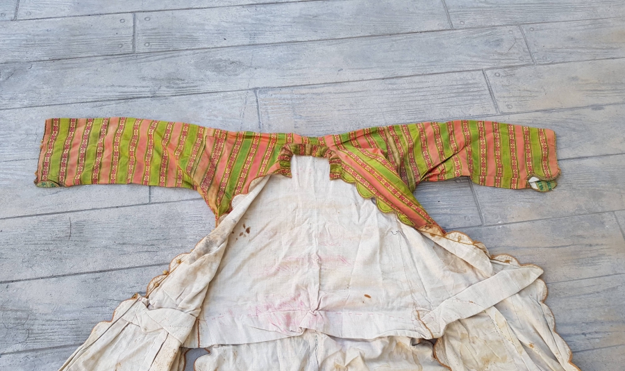 OSMANLI DÖNEMİ HEREKE YAPIMI YÜKSEK KONDİSYONDA İPEK ÜÇ ETEK