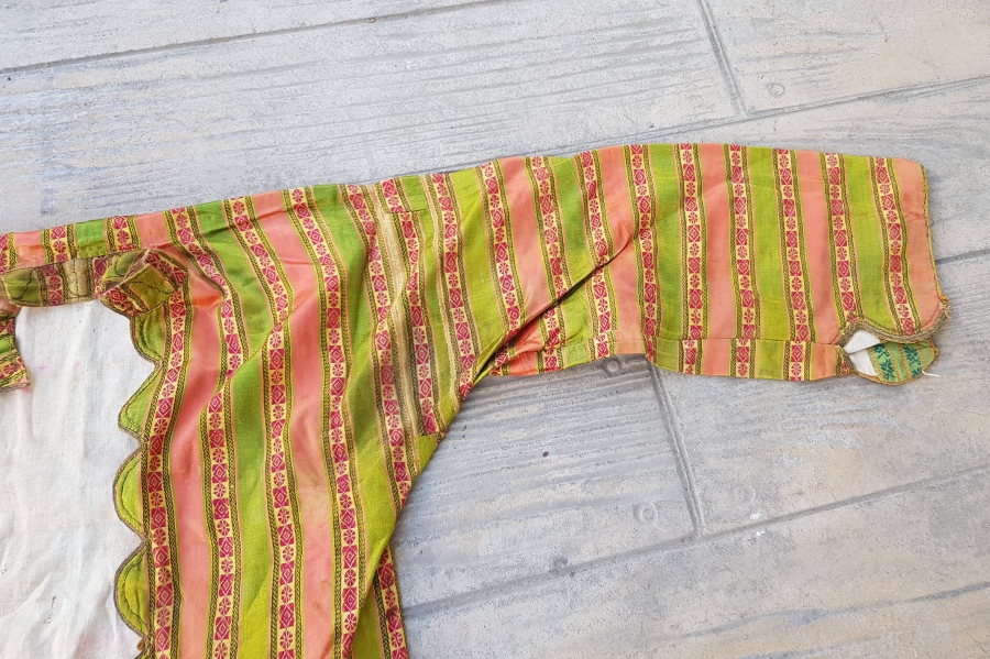 OSMANLI DÖNEMİ HEREKE YAPIMI YÜKSEK KONDİSYONDA İPEK ÜÇ ETEK