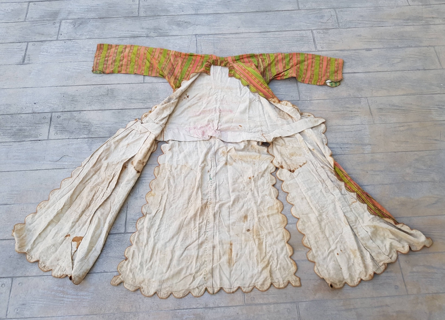 OSMANLI DÖNEMİ HEREKE YAPIMI YÜKSEK KONDİSYONDA İPEK ÜÇ ETEK