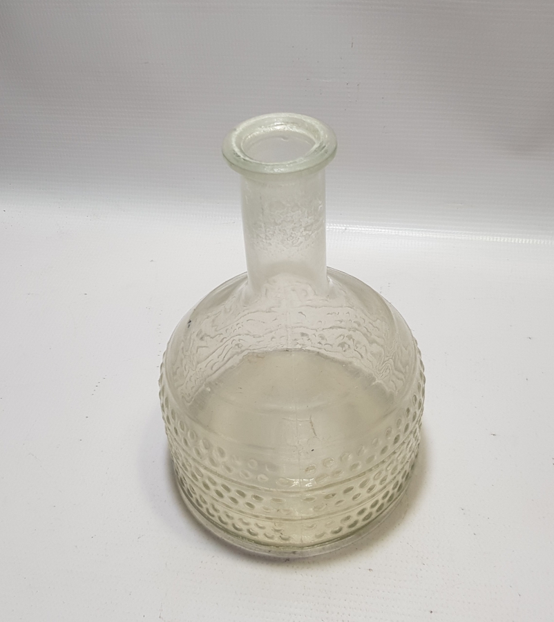 KABARTMA İŞÇİLİKLİ ANTİKA CAM KARAF