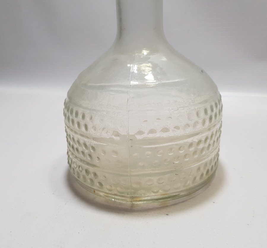 KABARTMA İŞÇİLİKLİ ANTİKA CAM KARAF