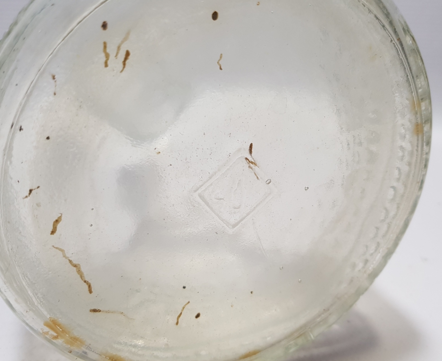 KABARTMA İŞÇİLİKLİ ANTİKA CAM KARAF