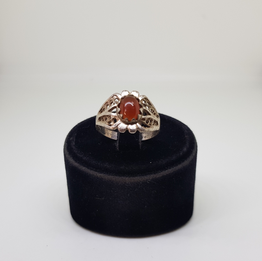 ÜZERİ AKİK TAŞLI VE TELKARİ İŞÇİLİKLİ HAC İŞİ GÜMÜŞ YÜZÜK