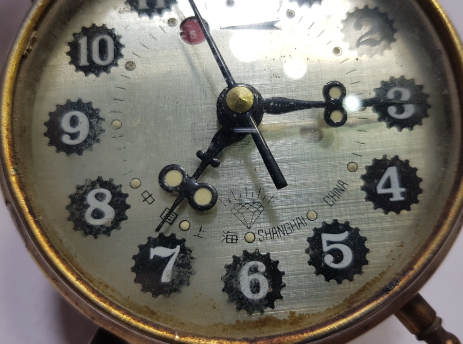 ANTİKA KURMALI MASA SAATİ