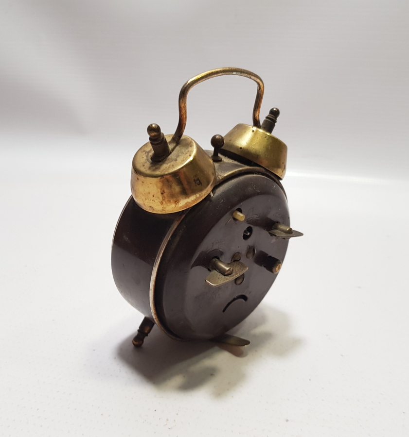 ANTİKA KURMALI MASA SAATİ