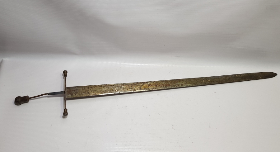 ÜZERİNDE CARLOS V YAZILI AVRUPA YAPIMI ANTİKA SUBAY KILICI