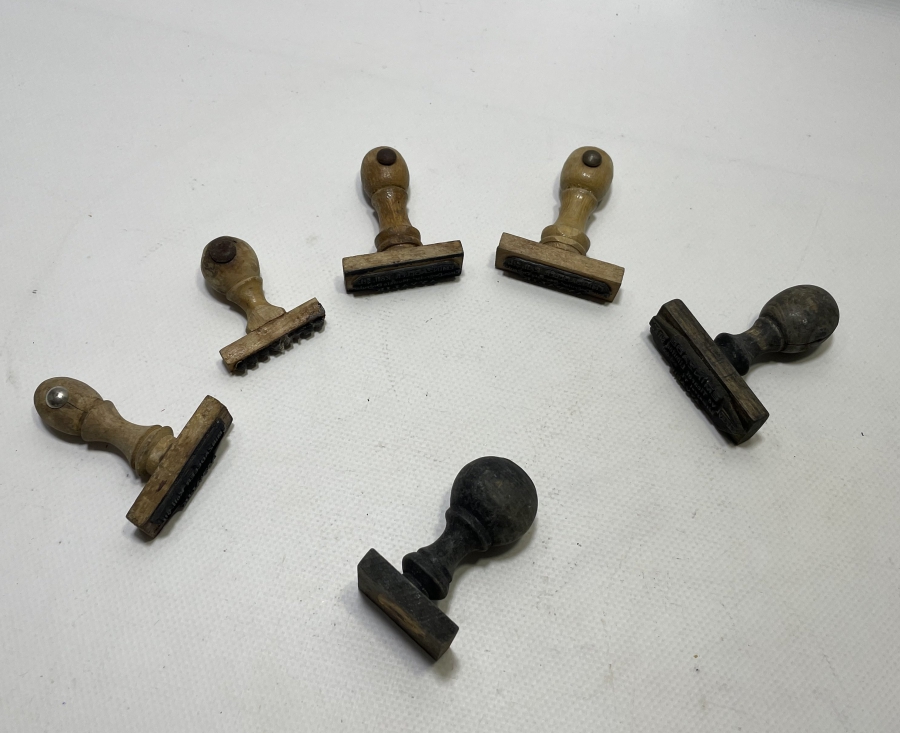 AYVALIK VE ZEYTİNYAĞIYLA İLGİLİ AHŞAP SAPLI ANTİKA MÜHÜR LOTU