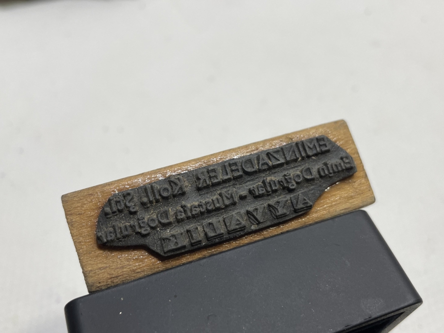 AYVALIK VE ZEYTİNYAĞIYLA İLGİLİ AHŞAP SAPLI ANTİKA MÜHÜR LOTU