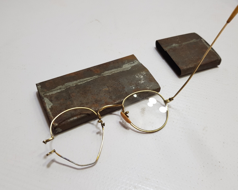 OSMANLI DÖNEMİ ORİJİNAL KABINDA ALTIN KAPLAMA GÖZLÜK