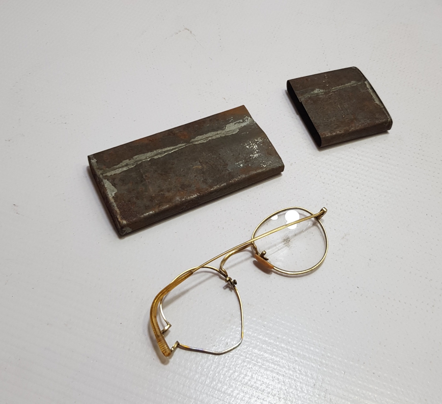 OSMANLI DÖNEMİ ORİJİNAL KABINDA ALTIN KAPLAMA GÖZLÜK