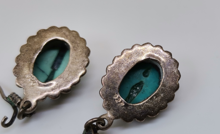 ÜZERİ DOĞAL TAŞLI ÖZEL YAPIM ANTİKA GÜMÜŞ KÜPE