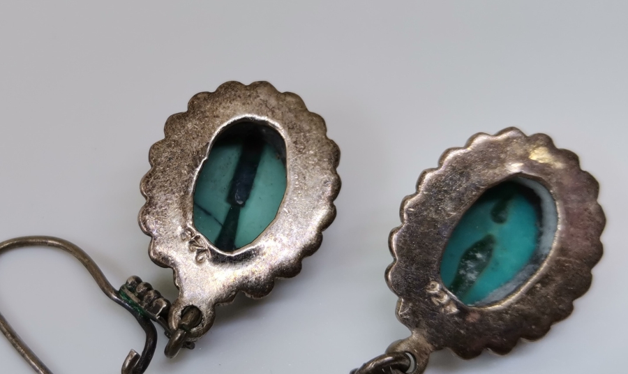 ÜZERİ DOĞAL TAŞLI ÖZEL YAPIM ANTİKA GÜMÜŞ KÜPE