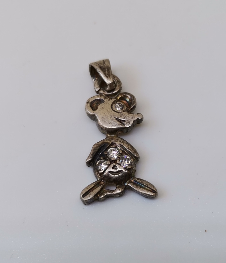 ÜZERİ MARGAZİT TAŞLARLA SÜSLÜ ÖZEL YAPIM GÜMÜŞ ÇİZGİFİLM KARAKTERİ KOLYE UCU