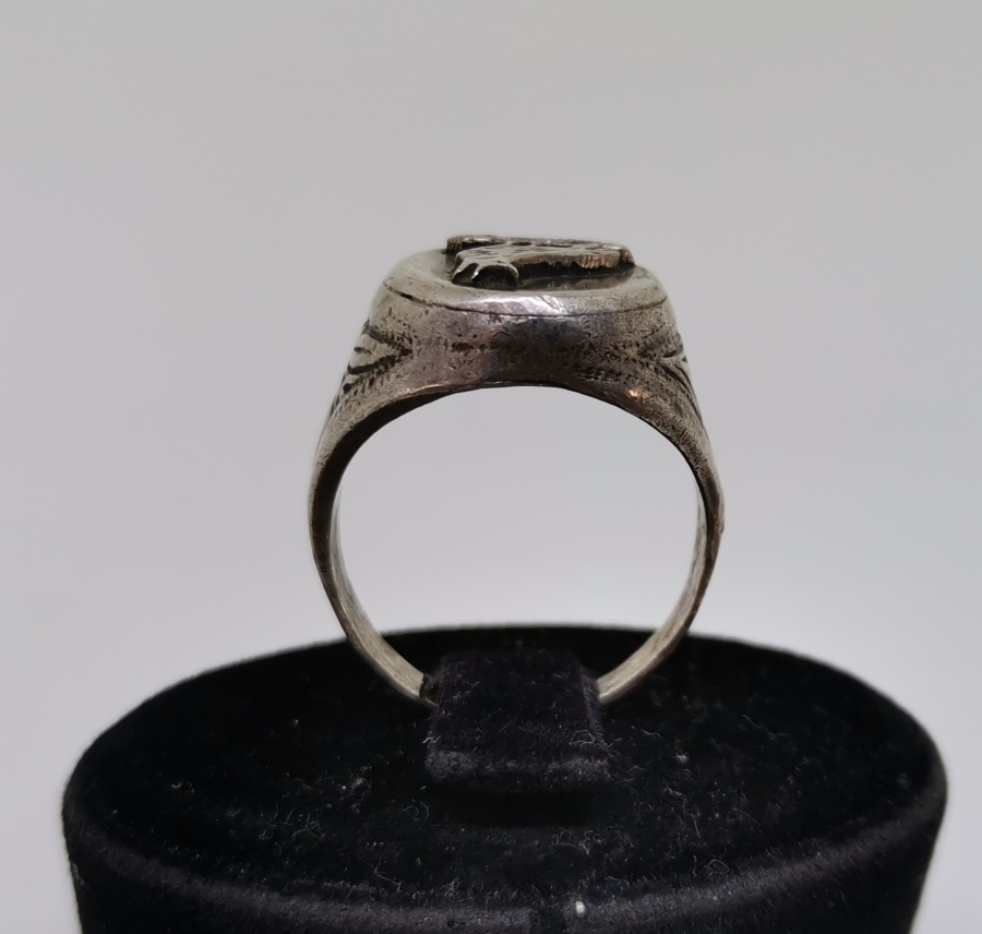 ÜZERİ BOZKURTLU ÖZEL YAPIM GÜMÜŞ YÜZÜK