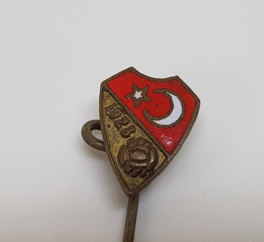 ÜZERİ MİNE İŞÇİLİKLİ ANTİKA TFF ROZET