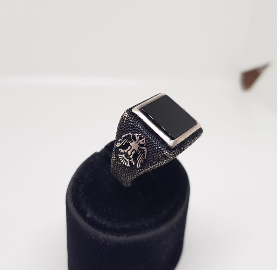 ÜZERİNDE SELÇUKLU KARTALI FİGÜRÜ BULUNAN ÖZEL YAPIM GÜMÜŞ YÜZÜK