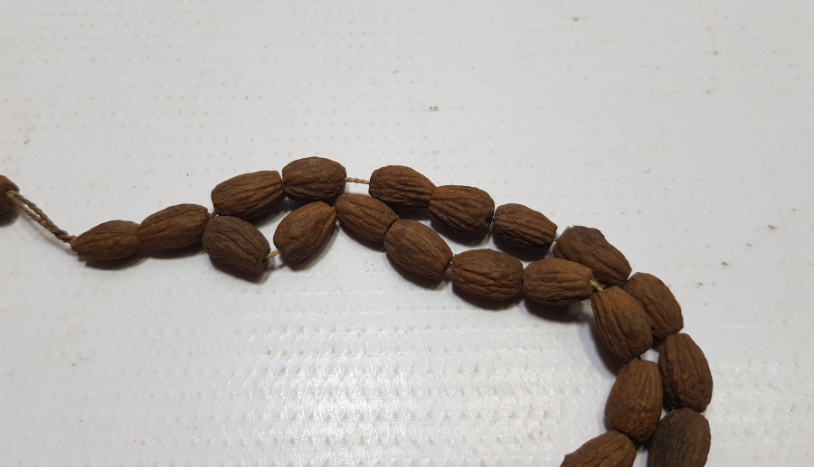 ZEYTİN ÇEKİRDEKLERİNDEN YAPILMIŞ OSMANLI DÖNEMİ TESPİH