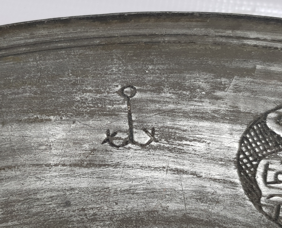 ÜZERİNDE DENİZCİ REMİZİ BULUNAN OSMANLI DÖNEMİ DEV BOYDA YENİÇERİ AĞASINA AİT DEV BOY ORTA LENGERİ