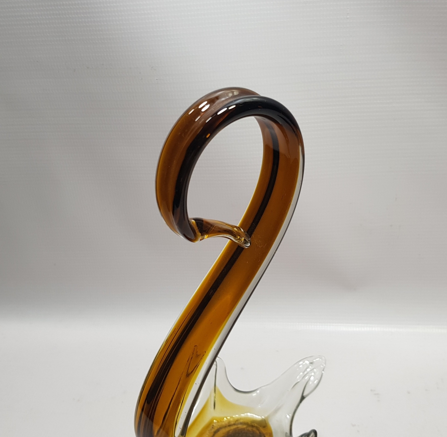 KUĞU FORMUNDA YAPILMIŞ ÜFLEME CAMDAN MAMUL KOPARMA İŞÇİLİKLİ ANTİKA LOKUMLUK - İKRAMLIK