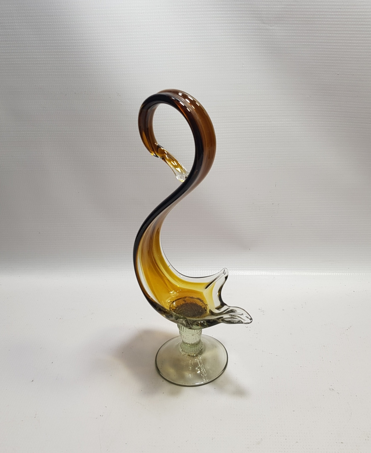 KUĞU FORMUNDA YAPILMIŞ ÜFLEME CAMDAN MAMUL KOPARMA İŞÇİLİKLİ ANTİKA LOKUMLUK - İKRAMLIK