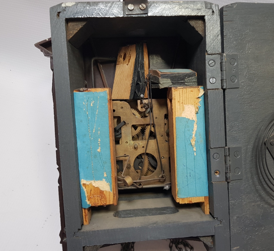 KARAORMAN MODELİ ANTİKA GUGUKLU TOPLU DUVAR SAATİ