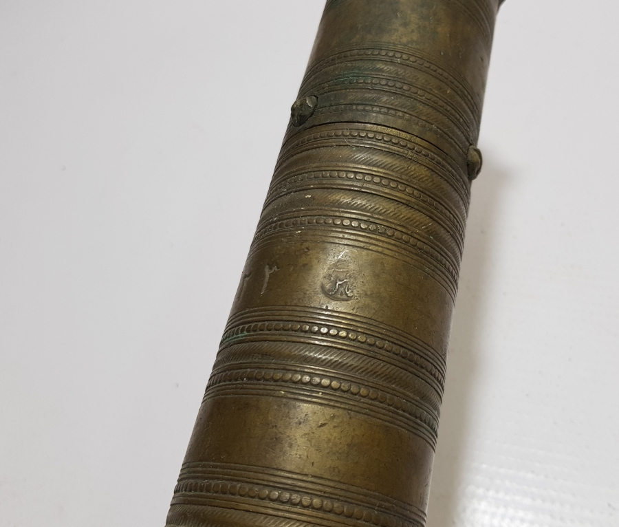 ÜZERİNDE SAHİBİNİN ADININ YAZILI OLDUĞU VE USTA DAMGALI OSMANLI DÖNEMİ KAHVE DEĞİRMENİ