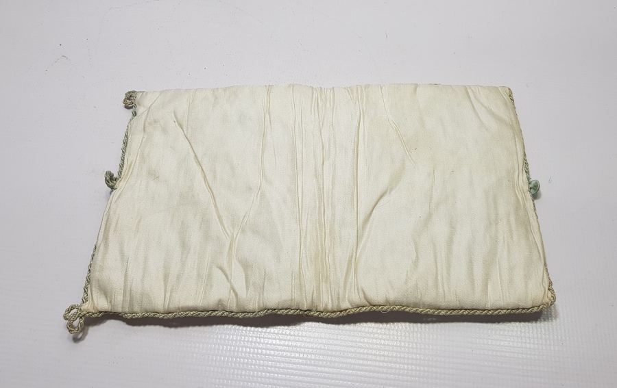 İPEK ÜZERİ EL BOYAMA İŞÇİLİKLİ OSMANLI DÖNEMİ KUR-AN'I KERİM KABI