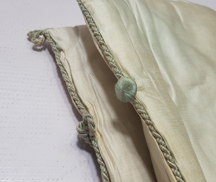 İPEK ÜZERİ EL BOYAMA İŞÇİLİKLİ OSMANLI DÖNEMİ KUR-AN'I KERİM KABI