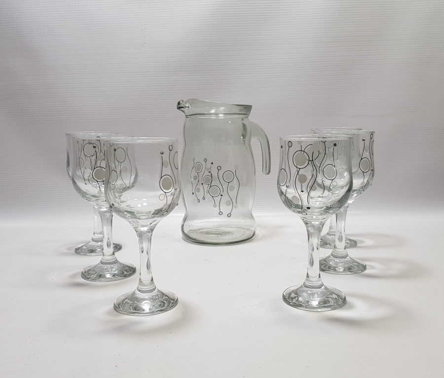 ÜZERİ İŞLEMELİ AVRUPA YAPIMI SU TAKIMI