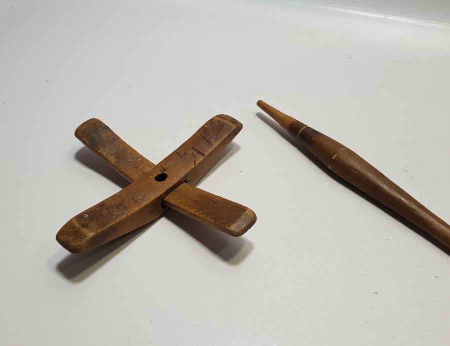 OSMANLI DÖNEMİ ÜZERİ İŞLEMELİ VE BONCUKLU KİRMAN VE TIĞ LOTU