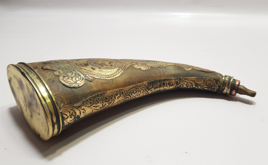 ÜZERİ AY YILDIZLI OSMANLI DÖNEMİ BOYNUZ BARUTLUK