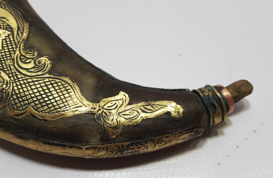 ÜZERİ AY YILDIZLI OSMANLI DÖNEMİ BOYNUZ BARUTLUK