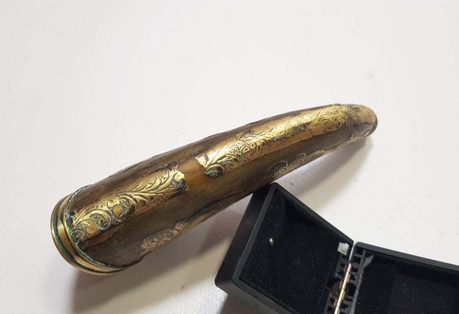 ÜZERİ AY YILDIZLI OSMANLI DÖNEMİ BOYNUZ BARUTLUK