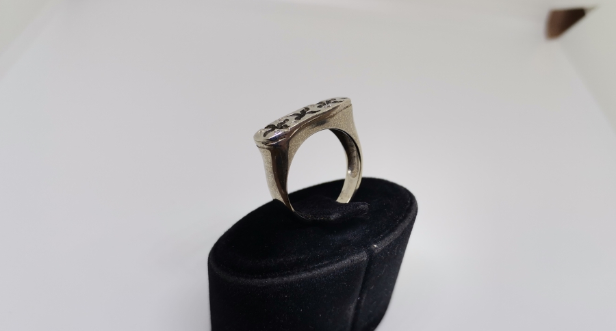 DÖRT YAPRAKLI YONCA MODELLİ PIRLANTA YÜZÜK