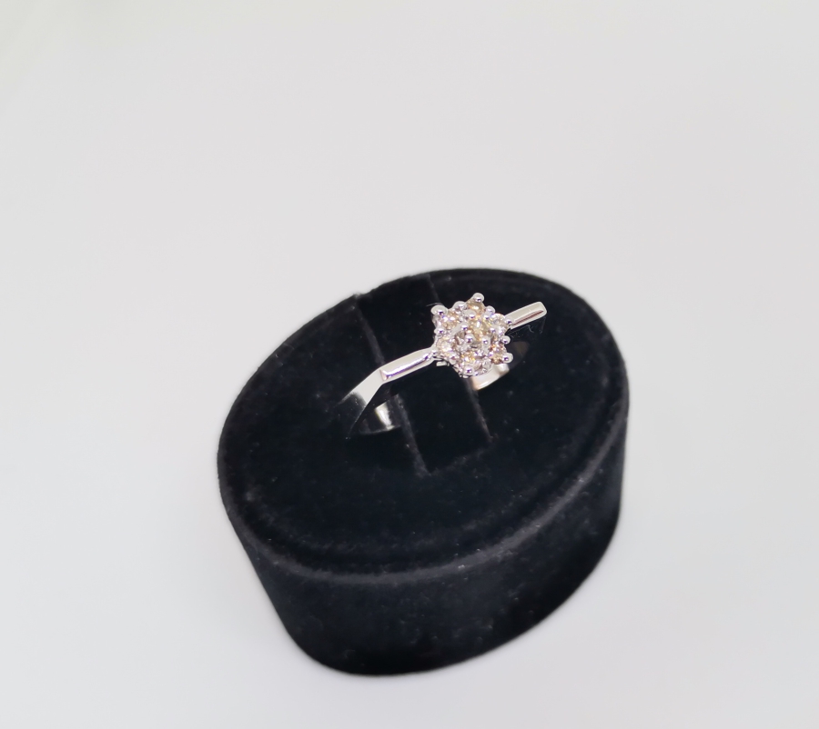 PIRLANTA TAŞLI DÖRTGEN MODEL YÜZÜK